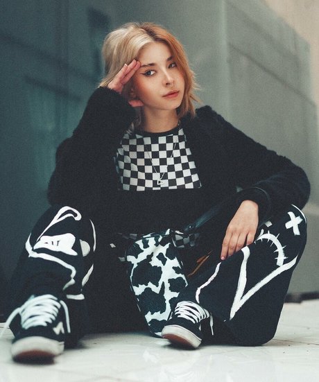 Thaiga star porn img