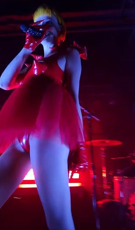 Tessa Violet model nudes picture