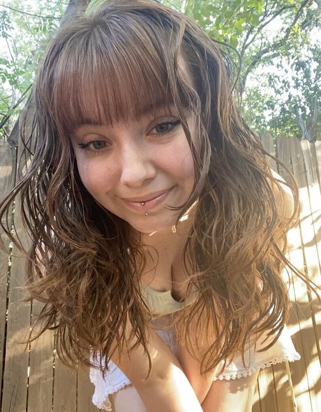 CruelRice hd model photo