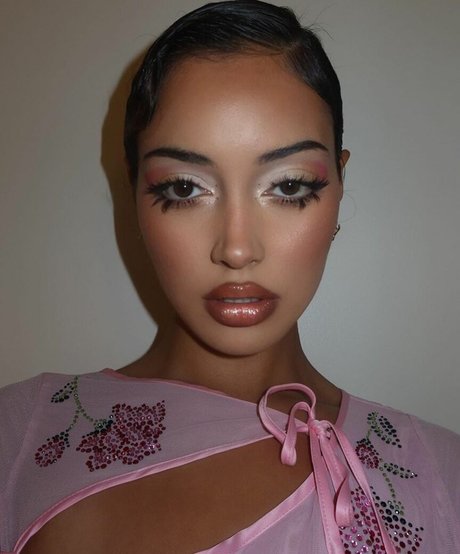 Wolfiecindy pretty model picture