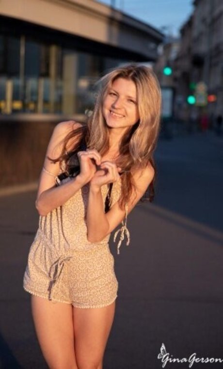 Gina Gerson star gallery