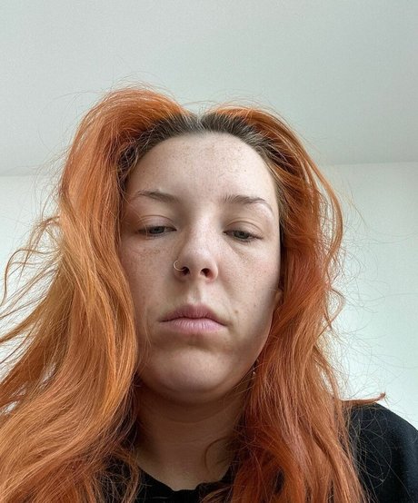 Tannar Eacott star naked pics