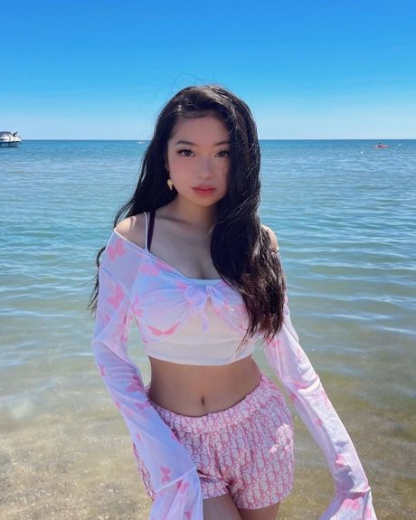 Fruitypoppin model porn gallery