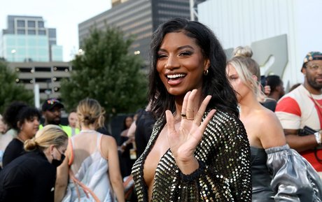 Taylor Rooks porn actress img