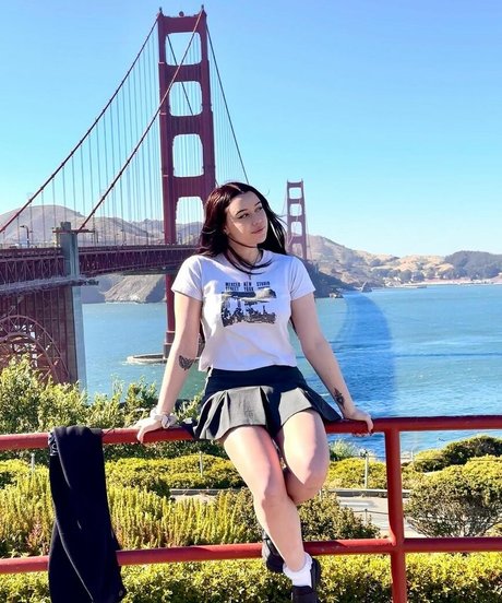 LivBev beautiful model pictures