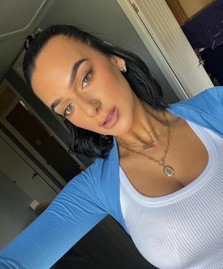 Louise Reid star exclusive pics