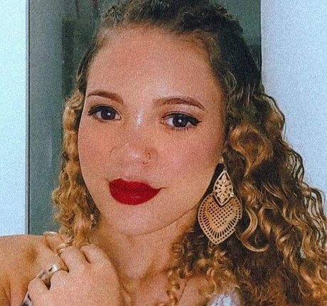 Yasmin Alves nude pornstar archive