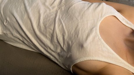 Olivia Lowen model porn picture