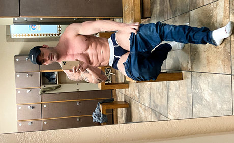 milf pregnant onlyfans sexy nude photo