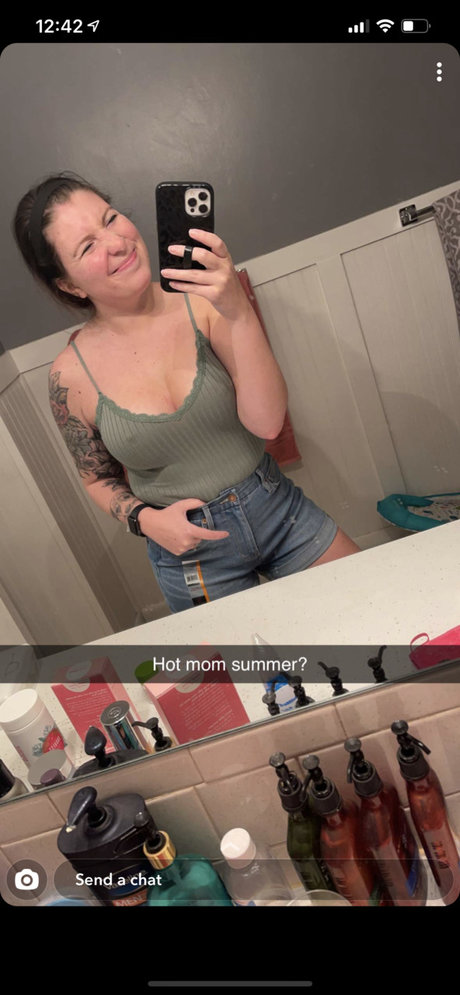 Oakley Marie pretty model picture