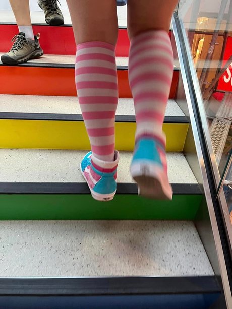 Oakley Jade nude model images