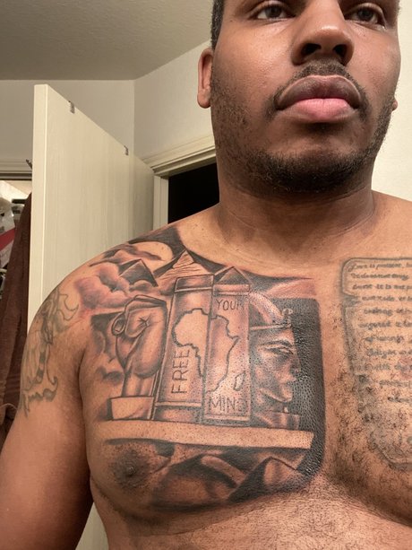 Grind24 7 365 art model photo