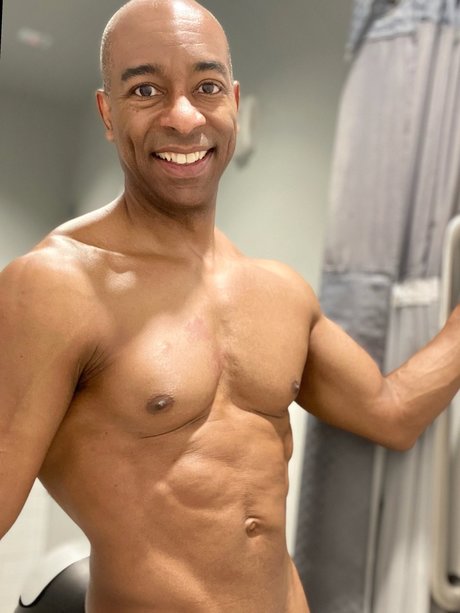 NudeGuyYoga pornstar hot pictures