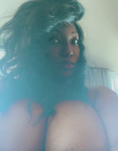 Nita Milan sexy actress pics