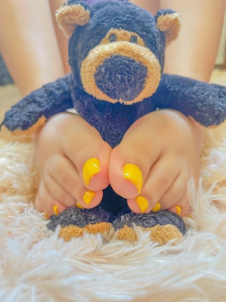 Penguin Feet star porn photos