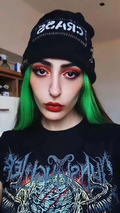 OxyDeath star sexy pictures