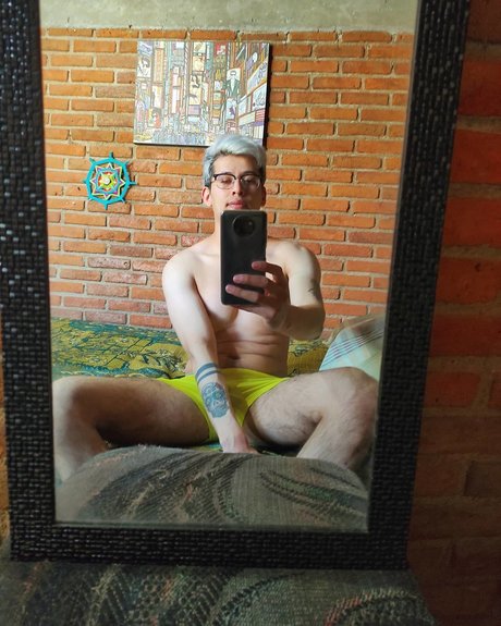 _Oscar G R_ model naked img