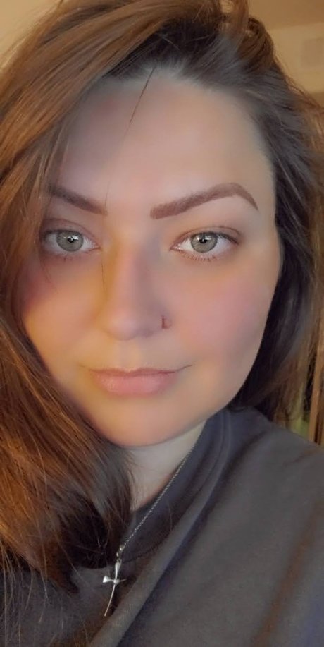 OnlyLuv hot star picture