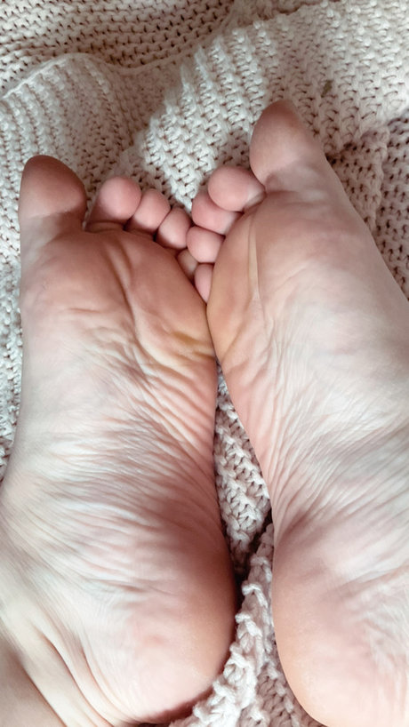 Only Feet Fans 69 nudes star photo