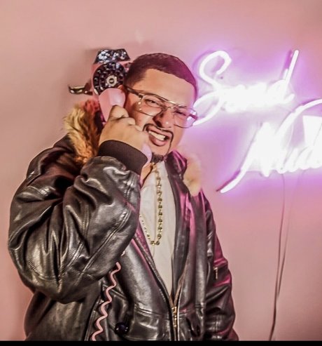 Only one DJLENZ model high quality images