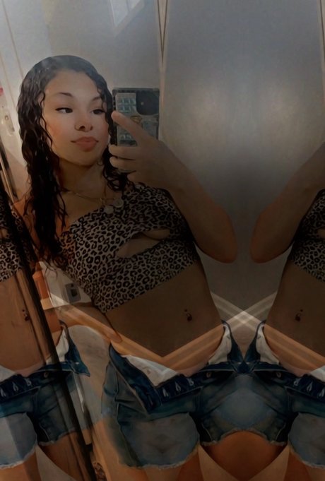 Pretty Gia_ hot star galleries