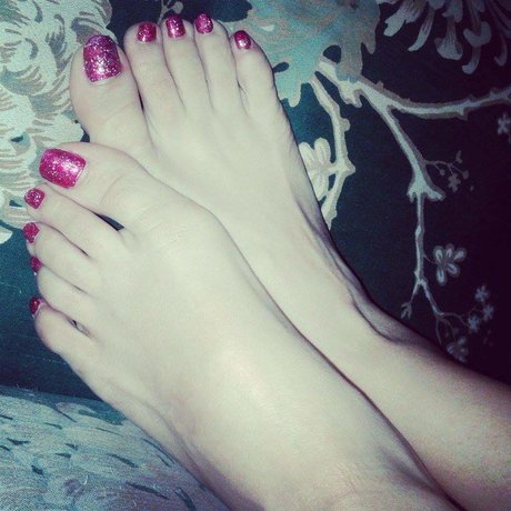 Pnkie Toez official content_ model sexy photo