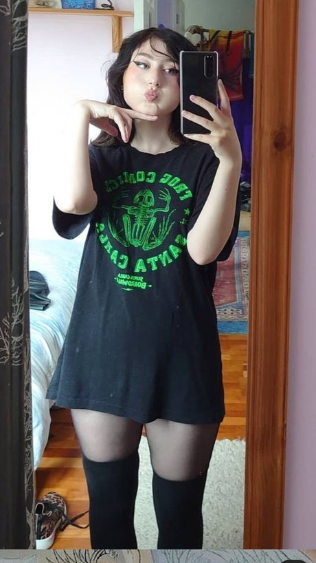 Pixie Lix model exclusive pics