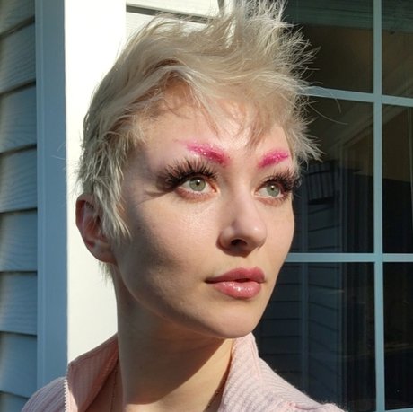 Pinkfleshredflowers pornographic model picture