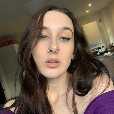 ali_ beautiful model image