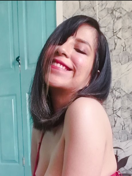 Qimy perfect pornstar pic