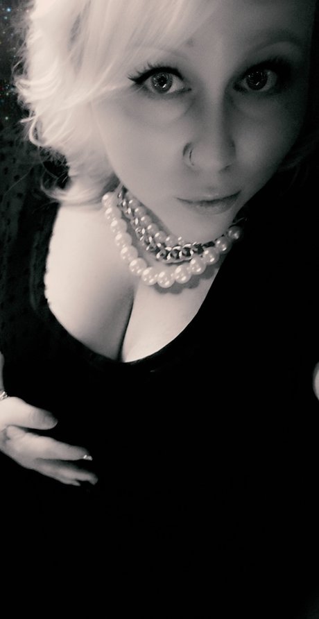 BBW420 sex model pic