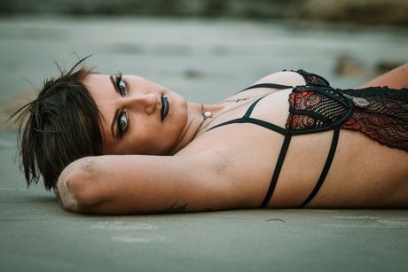 Miss Infernal best model photo