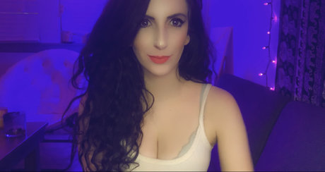 Snow Bites star sexy pic