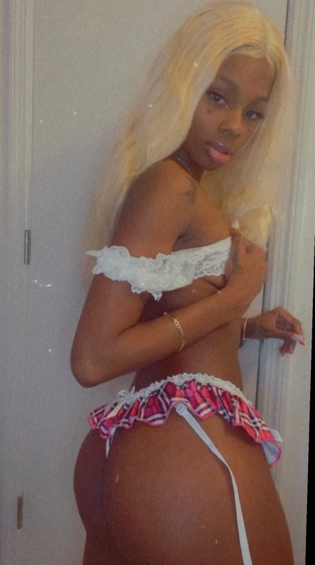 Therealpriiincess model xxx pics