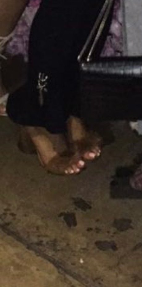 trotty model sexy pics