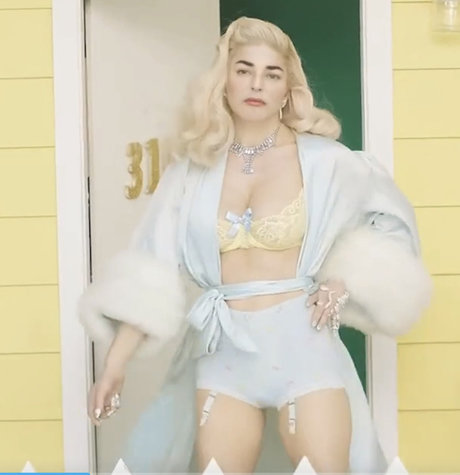 PrettymessNY perfect pornstar galleries