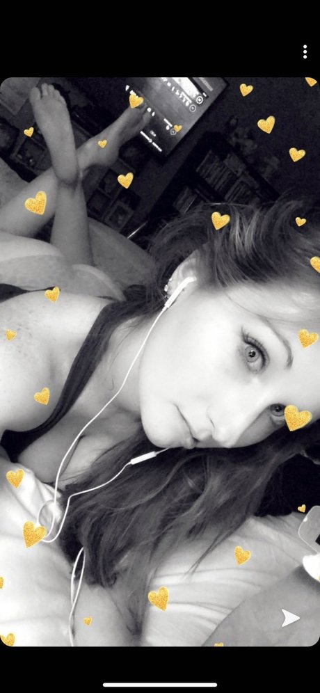 Pretty little vixen exclusive star photo