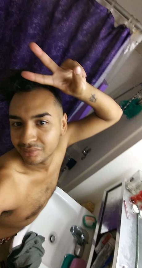 Raymond Navarro Rexannosaurus Rex_ naked actress image