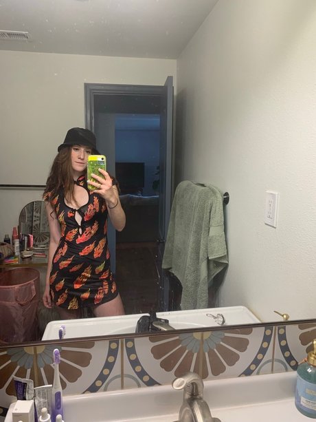 Retro Russian Doll pornstar adult img