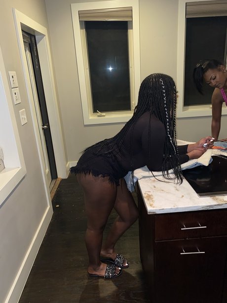 ReeFenty model nude gallery