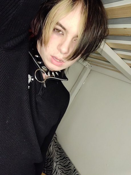 Zeon and Chloe art model pics