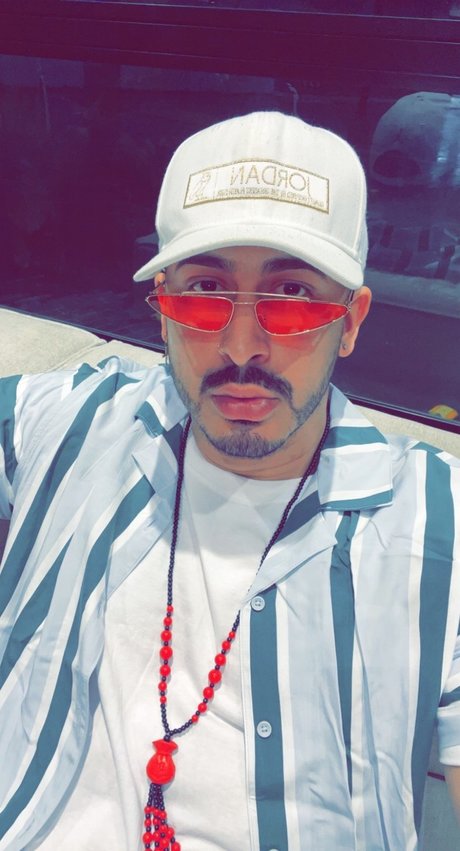 Raymond Paul art model pics