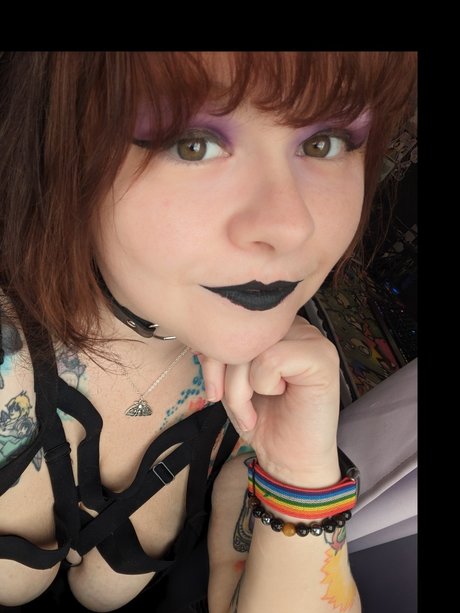 Rainbow Zilla hot model picture