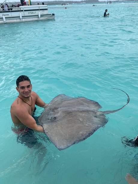 Marcus Mandic naked model pics