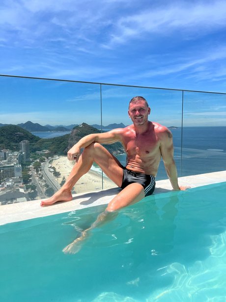 PUSSY HUNTER star art image