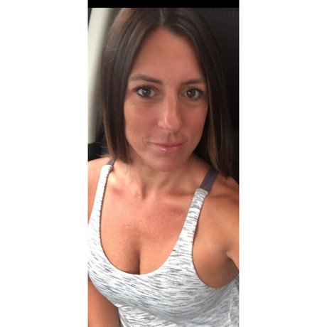 April Marie model free image