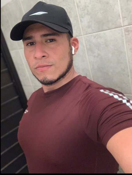 Armando Trinidad nude star picture