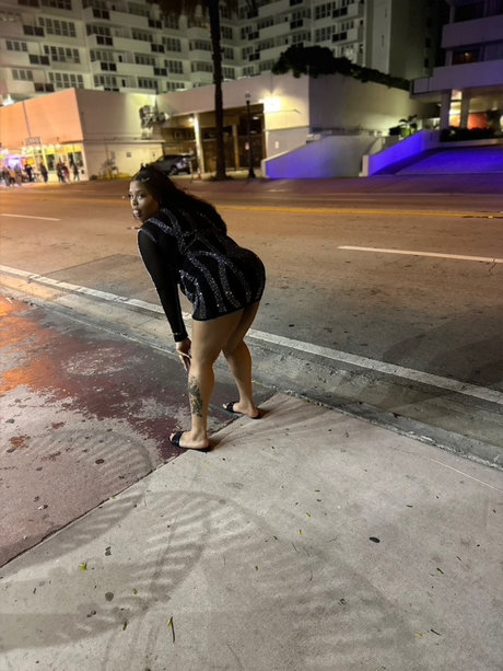 Theyhateari star beautiful pic