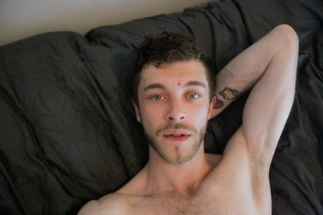 Robin Heartz_ pornographic star photo