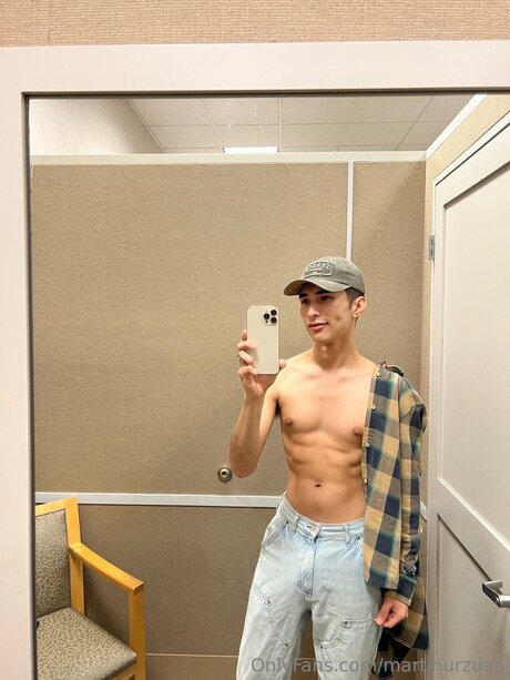 Martin Urzua hot actress photos